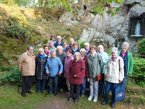 Feierliche Maiandacht in der Fatima-Grotte 